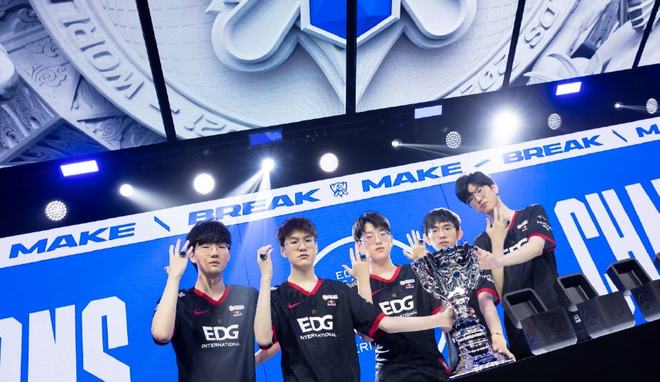 她更像机动 她更像机动